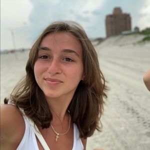 Meet your Posher, Destinee